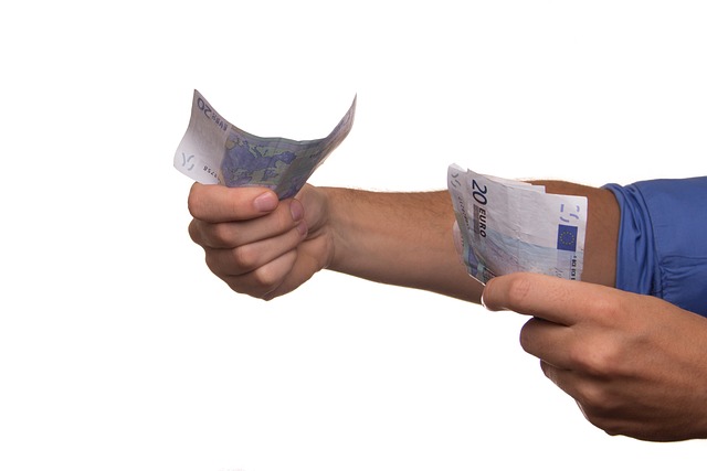Sådan finder du de laveste renter på danske online lån